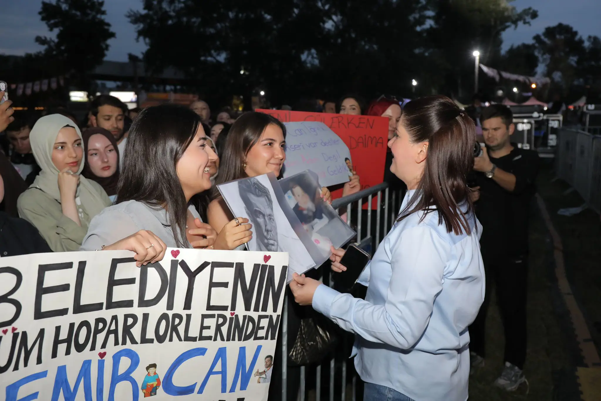 665. KIRKPINAR YAĞLI GÜREŞLERİ FESTİVALİ’NDE EMİR CAN İĞREK VE RİTİM GRUPLARI RÜZGARI ESTİ galeri görseli